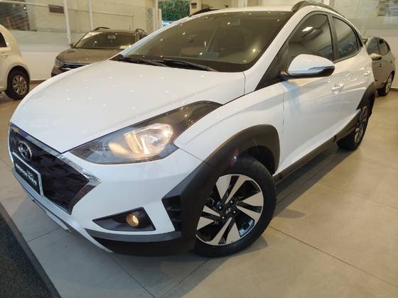 HYUNDAI HB20X 1.6 16V FLEX EVOLUTION AUTOMÁTICO HYUNDAI HB20X 1.6 16V FLEX EVOLUTION AUTOMÁTICO